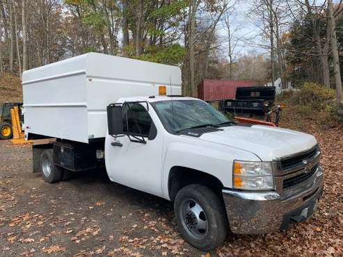 2008 Chevy Silverado 3500 4 x 4 Chip Truck - cars & trucks - by... for sale in Danbury, CT