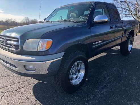 2000 Tundra SR5 4x4 - cars & trucks - by owner - vehicle automotive... for sale in Jeffersonville, KY