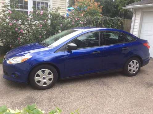 2012 Ford Focus (stick shift) - cars & trucks - by owner - vehicle... for sale in Royal Oak, MI