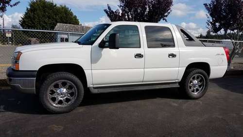 2004 CHEVY AVALANCHE - GREAT CONDITION for sale in Coos Bay, OR