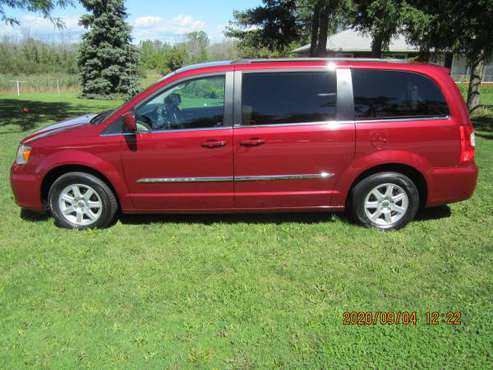 2011CHRYSLER TOWN & COUNRY - cars & trucks - by dealer - vehicle... for sale in Holley, NY