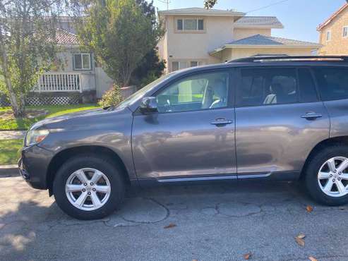 2009 Toyota Highlander V6 2wd , Leather - cars & trucks - by owner -... for sale in LAX, CA