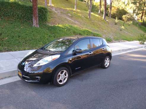 2012 Nissan Leaf excellent condition runs great clean title - cars & for sale in Woodland Hills, CA