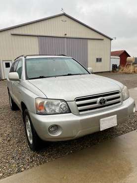 Toyota Highlander Limited - cars & trucks - by owner - vehicle... for sale in Eaton, OH