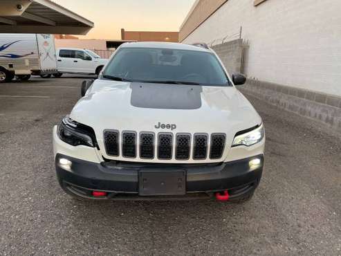 2019 Jeep Cherokee Trail hawk 4x4 - cars & trucks - by owner -... for sale in Phoenix, AZ