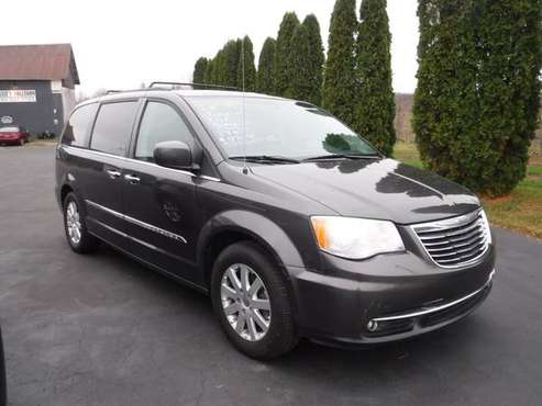 !! Southern Vehicle 2016 Chrysler Town & Country - cars & trucks -... for sale in North Rose, NY