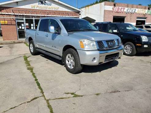 2005 Nissan Titan LE 4dr Crew Cab 4WD SB 129981 Miles - cars &... for sale in Toledo, OH