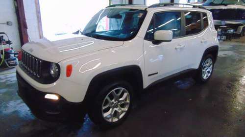 2018 Jeep Renegade Latitude Pearl White On Black Loaded - cars & for sale in Watertown, NY