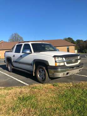03 Chevy avalanche Z71 - cars & trucks - by owner - vehicle... for sale in Charlotte, NC