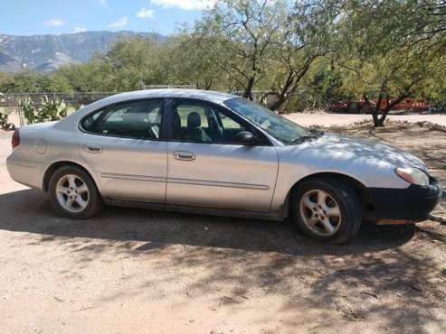 Non running 01 Ford Taurus for sale in Tucson, AZ