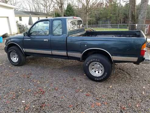 99 Toyota Tacoma 4x4 - cars & trucks - by owner - vehicle automotive... for sale in LOCUST GROVE, VA