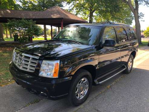 2002 CADILLAC ESCALADE LUXURY..ALL WHEEL DRIVE.. 6.0 L V8 for sale in Holly, OH