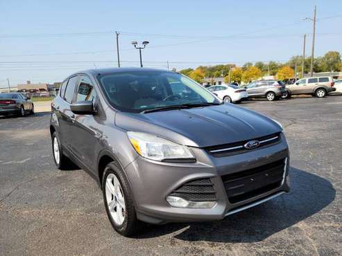 2013 FORD ESCAPE SE CLEAN TITLE NO ACCIDENTS LOOKS AND RUNS GREAT -... for sale in Riverview, MI