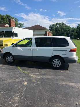 2001 Toyota Sienna for sale in Dayton, OH