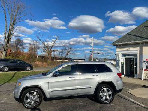 2011 Jeep Grand Cherokee Limited 4x4 4dr SUV - cars & trucks - by... for sale in Lancaster, OH