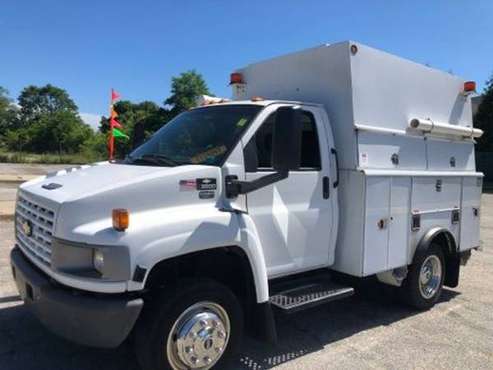 2005 Chevrolet C5500 ENCLOSED UTILITY SEVICE TRUCK - cars & trucks -... for sale in Massapequa Park, NY