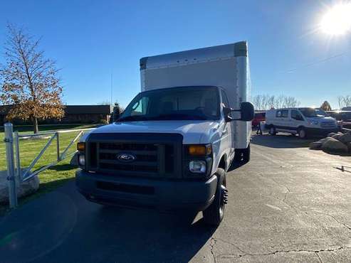 2016 Ford E-450 16' Box Truck ***SUPER DUTY***V-10 ENGINE*** - cars... for sale in Swartz Creek, IL