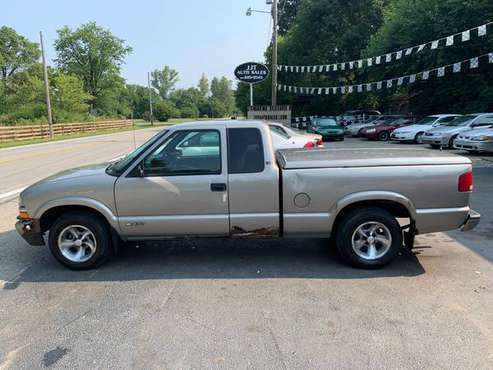 2002 Chevrolet S10 LS Extended Cab Pickup - cars & trucks - by... for sale in Dayton, OH