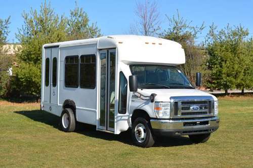2014 Ford E-350 10 Passenger Paratransit Shuttle Bus - cars & trucks... for sale in Crystal Lake, IA