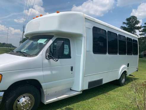 2007 Ford E450 Goshen Shuttle Bus for sale in Beulaville, NC