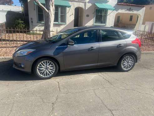 2012 Ford Focus SEL Hatcback - cars & trucks - by owner - vehicle... for sale in Ventura, CA