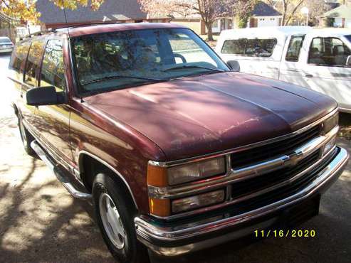 98 CHEV SUBURBAN CRATE ENGINE! - cars & trucks - by owner - vehicle... for sale in Bartlesville, OK