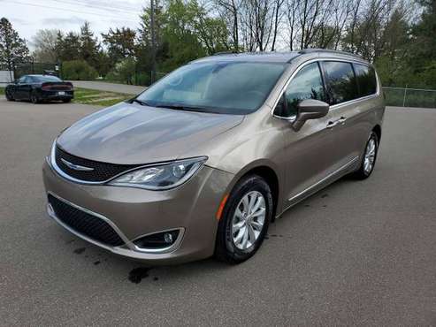 2017 Chrysler Pacifica Touring L with 35K miles 90 Day Warranty! for sale in Jordan, MN