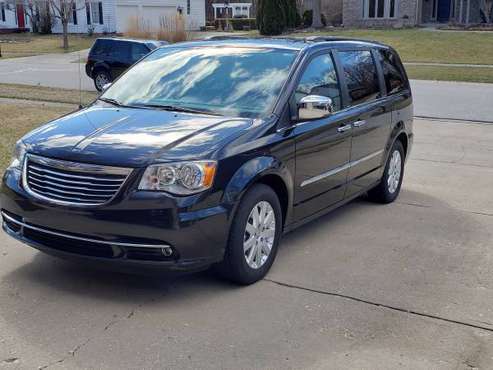 2012 Chrysler Town & Country Touring-L for sale in Zionsville, IN