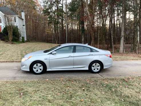 2012 Hyundai Sonata Hybrid *Tons of Options* - cars & trucks - by... for sale in Kennesaw, TN