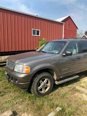 2004 Ford Explorer XLT - cars & trucks - by owner - vehicle... for sale in Random Lake, WI