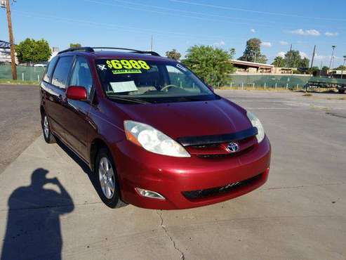 2006 Toyota Sienna XLE FREE CARFAX ON EVERY VEHICLE for sale in Glendale, AZ