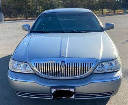 Lincoln town car extremely low miles for sale in Antioch, CA