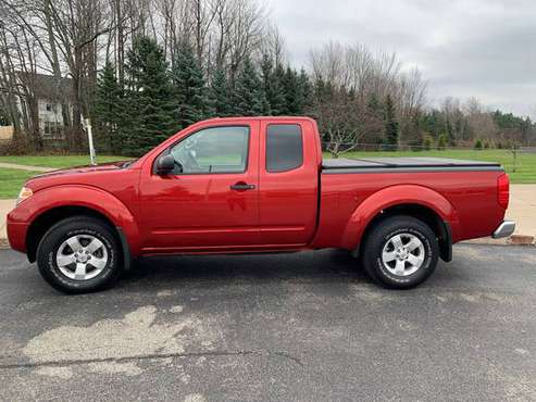 2013 Nissan Frontier SV 4x4 21K - cars & trucks - by owner - vehicle... for sale in Getzville, NY