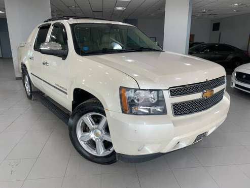 2011 Chevrolet Avalanche LTZ - - by dealer - vehicle for sale in Springfield, IL