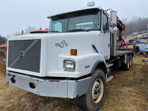 2001 Volvo VE D12C 12 0L Commercial Boom Truck Flatbed - cars & for sale in Ruckersville, VA