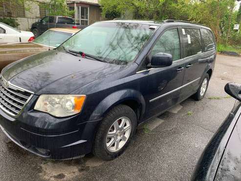 2009 Chrysler Town and Country - - by dealer - vehicle for sale in Oceanside, NY