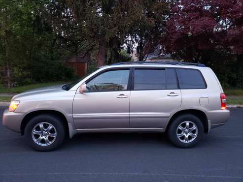 2006 Toyota Highlander V6 4WD Very Clean Runs Good! - cars & for sale in PA