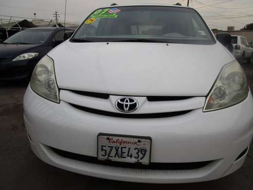 XXXXX 2007 Toyota Sienna LE / 1 OWNER Clean TITLE Excellent... for sale in Fresno, CA