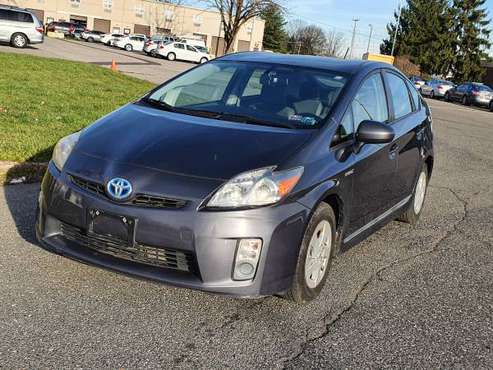 2011 Toyota Prius III Hatchback 4D - cars & trucks - by owner -... for sale in Philadelphia, PA