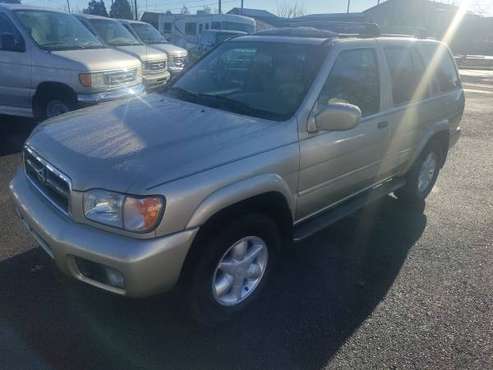 2001 Nissan Pathfinder - - by dealer - vehicle for sale in Hubbard, OR