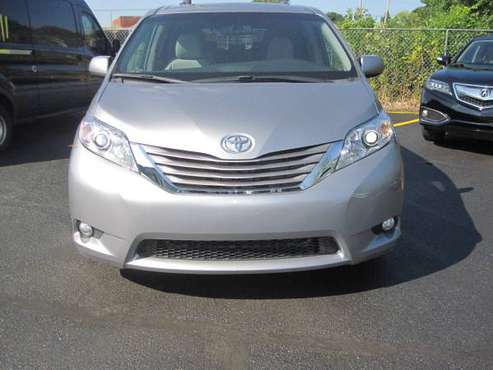 2017 toyota sienna xle - cars & trucks - by dealer - vehicle... for sale in Arlington Heights, IL