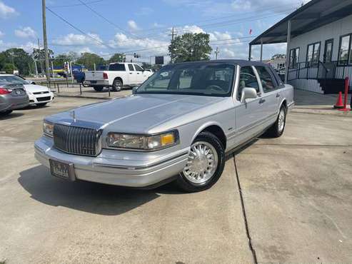 1996 Lincoln Town Car - Fresh Goodyears - Cartier Designer Series for sale in Gonzales, LA