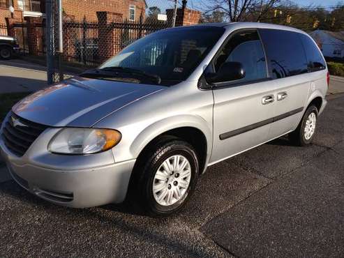 *** 2005 Chrysler Town and Country***3.3L excellent Condition - cars... for sale in Prince George, VA