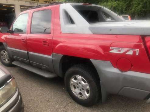 2002 Chevy Avalanche for sale in Wheeling, OH