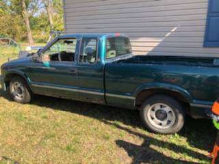 1997 GMC Sonoma SLE 4cly 2.2L, 5speed Runs great for sale in Cherryvale, KS