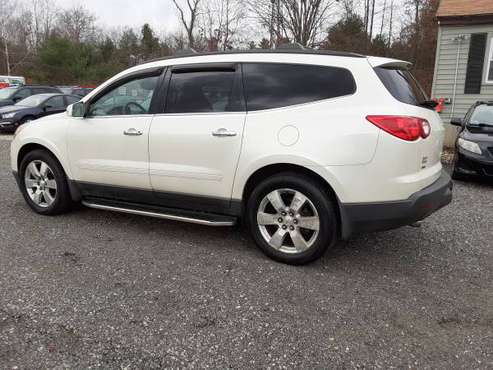 2011 CHEVROLET TRAVERSE LT AWD - cars & trucks - by dealer - vehicle... for sale in Whitinsville, MA