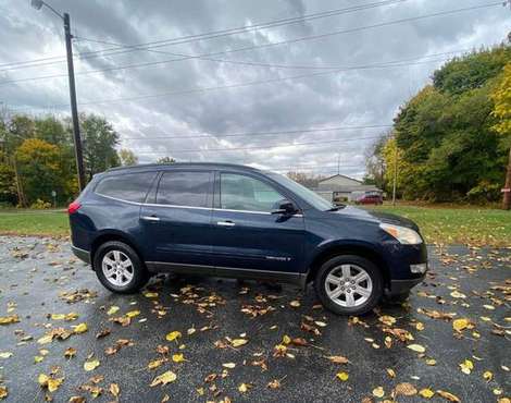 2009 Chevrolet Traverse LT - cars & trucks - by owner - vehicle... for sale in Elkhart, IN