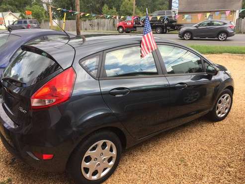 2011 Ford Fiesta SE - cars & trucks - by dealer - vehicle automotive... for sale in Gambrills, MD