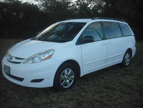 2007 toyota sienna LE minivan for sale in Kapolei, HI