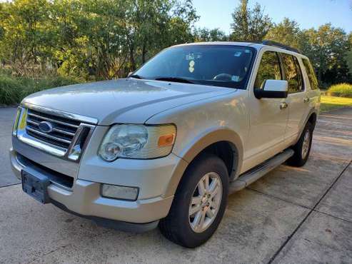 2010 Ford explorer "Eddi Bauer "like new for sale in Pascagoula, MS